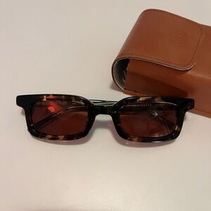 Crap sunglasses: The head rattle